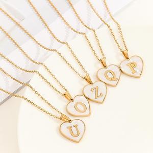 Collar con colgante de acero inoxidable de 26 letras a la moda impermeable, cadena de clavícula con colgante de letras, collares con forma de corazón a la moda - Product Image 1