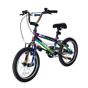 高パフォーマンスレインボーbmxでスリル満点のライディングとスタントを。