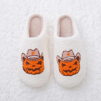Sepatu Rumah Wanita Desain Sederhana Motif Labu Halloween, Ujung Tertutup, Bahan Plush Lembut, Nyaman untuk Musim Dingin, Anti-Selip, Cocok untuk Dalam dan Luar Ruangan