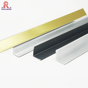 Ruicheng Garniture d'angle de <span class=keywords><strong>carrelage</strong></span> en métal personnalisée Profil décoratif à 90 degrés Bande de bordure d'angle en aluminium - Product Image 1