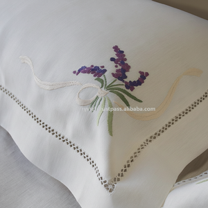 Juego de Ropa de Cama de Hotel de 5 Estrellas con Bordado a Mano de Lavanda Morada - Product Image 1