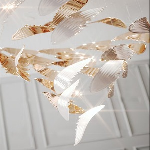 Luces colgantes de cristal decorativas con forma de hojas grandes con diseño de hojas flotantes largas personalizadas para vestíbulo de Hotel Villa - Product Image 5