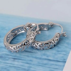 Orecchini a Cerchio Vintage per Donne, Accessori per Orecchie Semplici e alla Moda per Uso Quotidiano, Outfit Casual e Regalo - Product Image 4