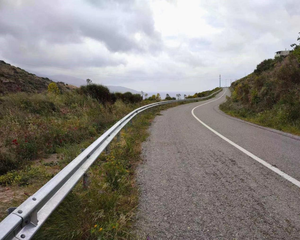 Fabricants de barrières routières AASHTO M180 en acier galvanisé sur mesure et poutres en W – Vente chaude - Product Image 4