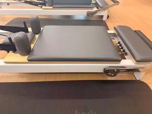 <span class=keywords><strong>Barre</strong></span> de repose-pieds réglable pour gain de place, équipement d'entraînement <span class=keywords><strong>au</strong></span> <span class=keywords><strong>sol</strong></span> pour le yoga, machine de Pilates Reformer professionnelle multifonctionnelle en aluminium - Product Image 5