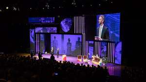 จอแสดงผล LED รุ่น Yake Indoor P2.6 สำหรับงานแต่งงาน <span class=keywords><strong>พา</strong></span>เน<span class=keywords><strong>ล</strong></span>แบบพก<span class=keywords><strong>พา</strong></span> ใช้สำหรับฉากหลังในห้องจัดเ<span class=keywords><strong>ล</strong></span>ี้ยง จอขนาดใหญ่สำหรับการประชุมสื่อม<span class=keywords><strong>ว</strong></span><span class=keywords><strong>ล</strong></span>ชน - Product Image 5