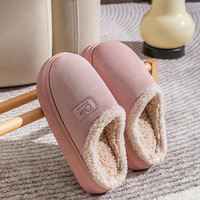 Pantoufles personnalisées à faible MOQ avec logo sur mesure pour femmes, collection automne-hiver, best-seller, en coton, chaudes et douillettes pour la maison