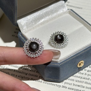 Pendientes de Plata de Ley S925 con Piedras Brillantes y Diseño Hueco, Estilo Vintage, Elegante y Francés, Joyería de Perlas - Product Image 1