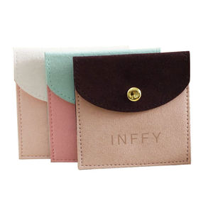 กระเป๋าใส่เครื่องประดับหนัง PU พิมพ์โลโก้ลายนูนแบบกำหนดเอง แบรนด์ INFFY ดีไซน์ทรงสี่เหลี่ยม ป้องกันฝุ่น สำหรับสร้อยคอและแหวน - Product Image 3