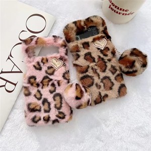 Venta caliente Mujeres Niñas Furry Plush Case Fuzzy Fluffy Warm Fur Hair Soft Cover para <span class=keywords><strong>Samsung</strong></span> Z <span class=keywords><strong>Flip</strong></span> <span class=keywords><strong>3</strong></span> 4 5 6 7 Phone Case - Product Image 4
