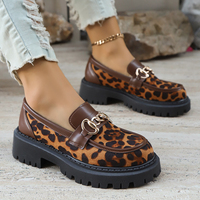 Chaussures plates léopard pour femmes en gros, mocassins sexy à chaîne décorative, mules confortables à boucle Mary Jane, chaussures de luxe pour femmes