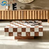 Table basse en marbre rouge sur mesure, motif damier, carrée, de luxe, en pierre, pour salon, avec socle