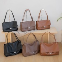 Sac à bandoulière/sac à main pour femme en cuir véritable haut de gamme, modèle Maxi 26S, en cuir de vachette pleine fleur, avec fermeture éclair et rabat, nouvelle collection