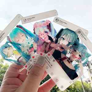 ที่ใส่การ์ดอะคริลิคใส พิมพ์ลายการ์ตูน Kpop  แบบกำหนดเอง  พร้อมที่ใส่บัตร  ที่ใส่ตั๋ว  และพวงกุญแจอะคริลิคโฮโลแกรม - Product Image 2