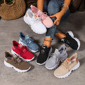 أحذية رياضية نسائية خفيفة الوزن ومريحة بتصميم كلاسيكي سهلة الارتداء (مقاسات 36-43) متعددة الألوان وقابلة للتنفس للمشي والترفيه - Product Image 2