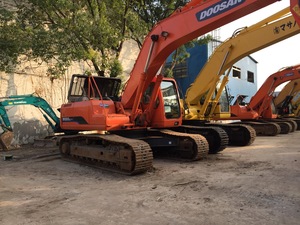รถขุดตีนตะขาบ Doosan Daewoo DH300LC-7 มือสอง น้ำหนัก 25 ตัน สภาพดีเยี่ยม พร้อมเครื่องยนต์ ปั๊ม และมอเตอร์ - Product Image 5