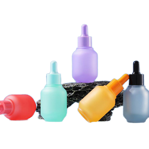 Botella de <span class=keywords><strong>esencia</strong></span> de vidrio de lujo de 30ml, macarrón farol de color, difusor de crema para el cuidado de la piel a prueba de fugas, anillo cuentagotas de vidrio - Product Image 2