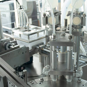 Machine de remplissage de seringues en plastique Machine de remplissage de gel de <span class=keywords><strong>cafard</strong></span> Machine de remplissage vétérinaire - Product Image 6