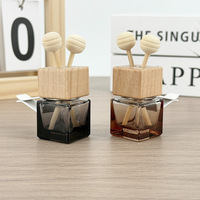 Bouteille carrée en verre colorée 8ml pour parfum, huile d'aromathérapie, diffuseur de voiture, rechargeable, vide, avec bouchon à vis en bois pour huile parfumée