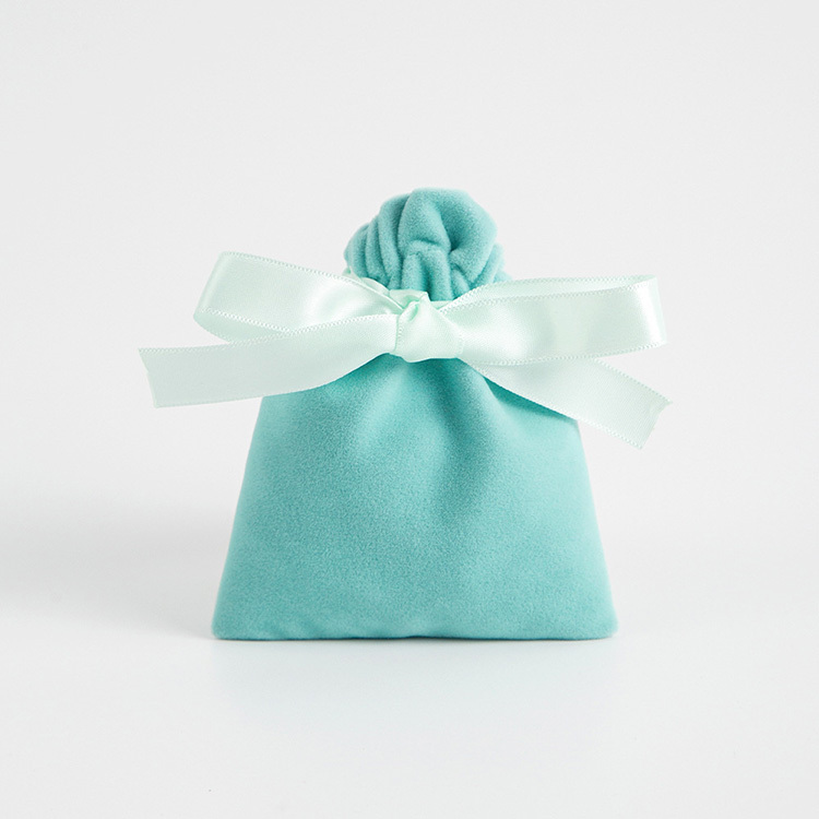 Bleu avec corde verte