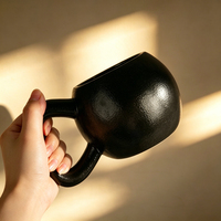 Mug à café en céramique amusant en forme de kettlebell, idée cadeau pour les amateurs de fitness, tasse 3D originale, mug à eau en porcelaine noire mate