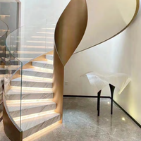 Escalier à poutres courbées Prima Modern, avec des marches à courbure lisse pour une décoration visuelle haut de gamme du hall
