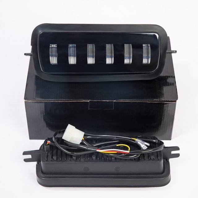 Car Accessories Turn Signal Light DRL LED Daytime Running Drive Work Light White/Yellow Color LED Fog Light for Lada