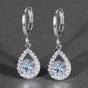 Orecchini a Goccia con Micro Pavé a Forma di Lacrima d'Angelo per Donne, Gioielli di Moda Scintillanti - Product Image 4
