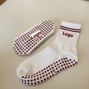 Chaussettes personnalisées en coton biologique à motifs bacon et œuf, design asymétrique, semelle antibactérienne – Fabrication sous marque privée - Product Image 2