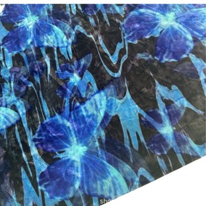 Hanbing-Vestido Cheongsam vintage con diseño ondulado de mariposa azul, base negra, transpirable, respetuoso con el medio ambiente - Product Image 5