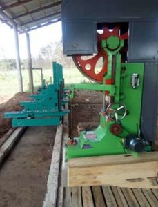 Verwendet in Farmen und Waldfarmen Holzsäge maschinen Vertikale Holz schneide bands äge Maschine Bands äge Sägewerk zum Schneiden von Holz - Product Image 5