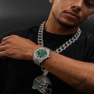 Tùy chỉnh <span class=keywords><strong>2025</strong></span> New Mũ Bảo Hiểm Dây chuyền mặt dây chuyền Chất lượng cao hợp thời trang màu xanh lá cây đồng hồ trang sức Set với đầy đủ kim cương Cuban chains - Product Image 3