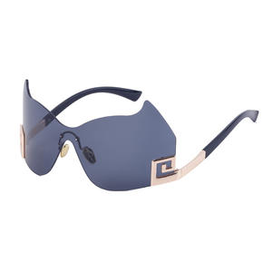 แว่นกันแดดไร้กรอบ ZS-98015 สำหรับผู้หญิง เลนส์ PC ป้องกันรังสียูวี 400 กรอบสีทอง ระดับ 2 ป้องกันแสงแดด แฟชั่น กันลม เหมาะสำหรับปั่นจักรยาน - Product Image 2