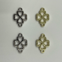Pendentifs connecteurs en alliage de zinc en forme de trèfle à quatre feuilles, vente en gros, maillons métalliques personnalisés anti-corrosion pour vêtements, chaussures, articles en cuir