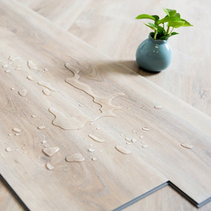 Plancher en vinyle PVC SPC à noyau rigide en composite pierre-plastique, système de pose Unilin Click Lock, motif chevrons, pour l'exportation vers l'Europe - Product Image 1