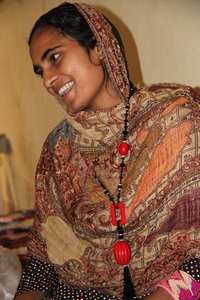 Pendientes de gota de borla bohemios hechos a mano, flor de rafia, cristal chapado en oro para fiestas, bodas, joyería de moda para regalo de mujer - Product Image 6