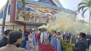 نافورة شرار باردة إلكترونية محمولة لتزيين مسارح حفلات الزفاف - Product Image 4