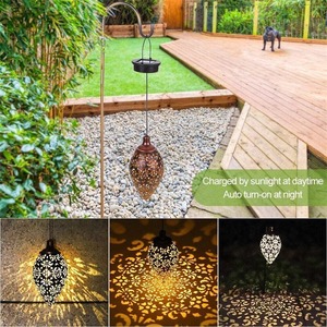Lampada da Giardino Decorativa a Energia Solare, Luce Pendente in Ferro Battuto a Forma di <span class=keywords><strong>Margherita</strong></span>, Lampada LED per Proiezione su Recinzioni e Prati, Illuminazione a Risparmio Energetico - Product Image 6