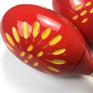 Maracas de madera pintadas a mano con flor roja, forma de huevo, agitador de arena, instrumento de percusión Orff para actuaciones, venta al por mayor - Product Image 2