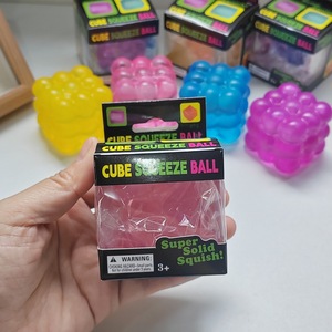 Needoh <span class=keywords><strong>Cubo</strong></span> de Juguete Antiestrés de Goma con Polvo Dorado de Malto y Copos de Nieve, para Amasar y Descomprimir, en Caja - Product Image 4