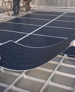 Paneles Solares BIPV de 540W 590W con 23% de Eficiencia, Totalmente Negros, de Media Celda, para Techos, Sistema de Energía de Alto Rendimiento Vland HBVT-380 - Product Image 6