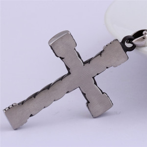 Collar con Colgante de Cruz, Diseño Trenzado de Acero de Titanio, Joyería de Moda para Mujer, Cadena de 60 cm - Product Image 3