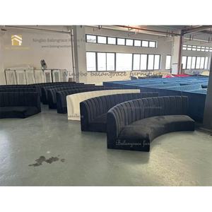 Furnitur sewa acara <span class=keywords><strong>sofa</strong></span> pernikahan beludru hitam gaya modern dengan kaki baja tahan karat - Product Image 2