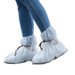 Couvre-chaussures de <span class=keywords><strong>pluie</strong></span> en plastique non tissé imperméable à l'eau Offre Spéciale jetable pour adulte - Product Image 1