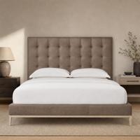 Lit à panneaux capitonnés en cuir avec base en chêne et cadre en métal, tête de lit rembourrée, taille personnalisée, finition pour villa, suite d'hôtel