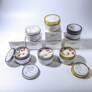 Bougie parfumée cylindrique en cire de soja avec fleurs séchées pour l'aromathérapie - Cadeaux de mariage et d'anniversaire chinois - Product Image 2