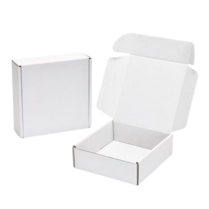 Caja de Envío Plegable Ranurada de Cartón Gris Reciclado con Impresión Personalizada, Estampado en Caliente y Acabado UV para Envíos y Regalos - Product Image 3