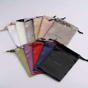 Sac à cordon en satin vert sauge de luxe réutilisable, pochette écologique pour bijoux, cosmétiques, accessoires pour cheveux et emballage cadeau - Product Image 5