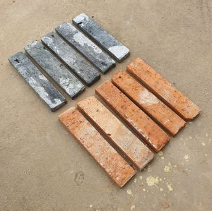 Briques en tranches rouges désuètes en vente - Product Image 2