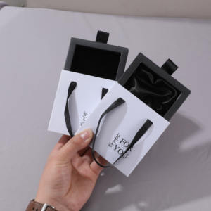 Caja de Joyería con Cajón Deslizable y Logotipo Personalizado, para Pulseras, Collares y Pendientes, Color Morado, Caja de Joyería Personalizada, Caja de Empaque y Exhibición de Joyería - Product Image 5